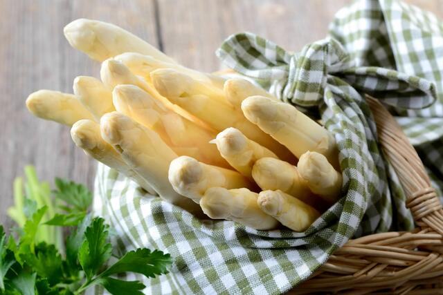 Der Spargel ist eines der beliebtesten Frühlingsgemüse in Österreich. In Tirol wird er vor allem im Inntal angebaut. | Foto: Canva