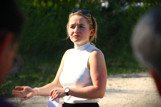 "Vom Denken zum Fühlen und so ins Handeln kommen!" Papa Gruber Kreis-Obfrau Julia Mayr appelliert an neue Zivilcourage im Geiste Johann Grubers.  | Foto: Eckhart Herbe
