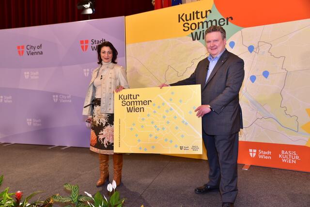 Bürgermeister Michael Ludwig und Kulturstadträtin Veronica Kaup-Hasler (beide SPÖ) vor einigen Jahren. | Foto: Markus Spitzauer