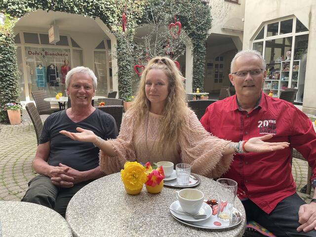 Wolfgang Grünzweig, Niddl und Otto Mocek erzählen. | Foto: Nina Taurok