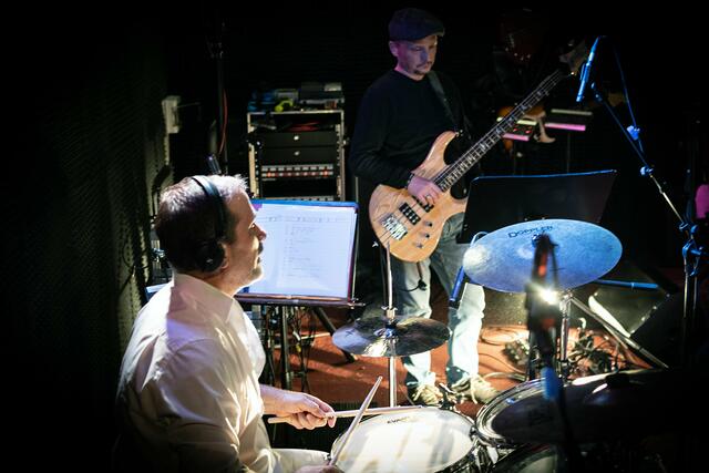 Die Doe-Family bei der Arbeit. | Foto: Ask John Doe