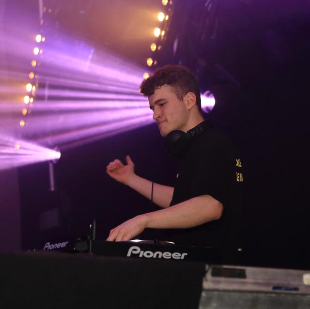 Er spielt (fast) alle Genres: Der gebürtige Eitzinger Philipp Angerschmid alias DJ Phil Smith. | Foto: ree4l.ist 