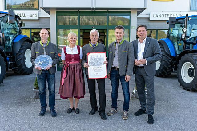 Hansjörg, Emma, Johann und Walter Stöckl, gemeinsam mit WK-Bezirksobmann Peter Seiwald (v. li.). | Foto: Floobe