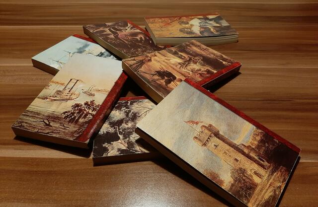 Bücherwurm Gilbert kommt auch heuer wieder zu den Kindergarten- und Volksschulkindern in Sallingberg. | Foto: B. Hofmann