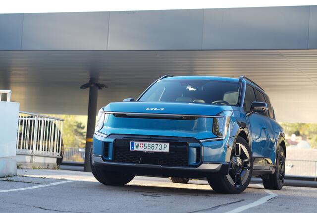 Die 800-Volt-Technologie des Kia EV9 bietet Laden von 10 auf 80 Prozent bei 210 kW in ca. 24 Minuten, Plug &amp; Charge oder auch Vehicle-to-Load-Funktion. | Foto: Kia