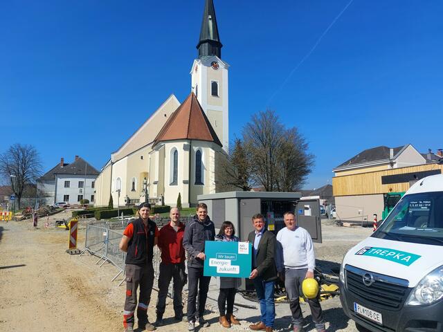 Johannes Fischl, NNÖ-Melk Stefan Schmelz, Projektleiter NNÖ Albert Pölz, Geschäftsführerin Fa. Schweighofer Bau Sylvia Schweighofer, Bürgermeister Johannes Zuser | Foto: Netz NÖ