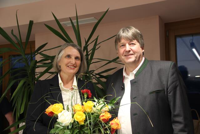 Bürgermeisterin Barbara Schweitl (SPÖ) mit dem Bürgermeister Stellvertreter Ernst Samps (ÖVP). | Foto: Martin Schöndorfer, 2024