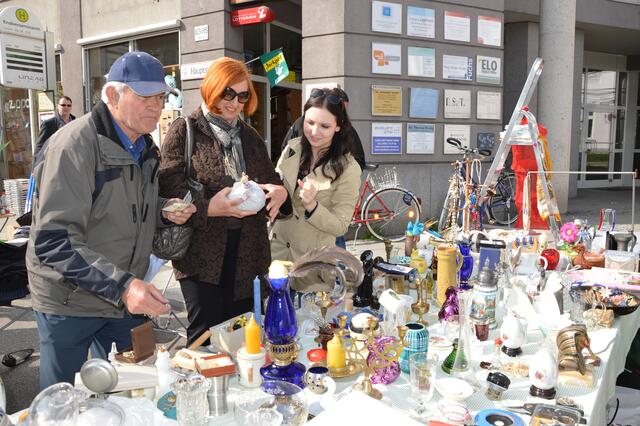 Rund 150 Geschäftstreibende und Privatpersonen bieten beim Urfahraner Hauptstraßenflohmarkt ihre neuen und gebrauchten Waren an. | Foto: WKO/Hebesberger
