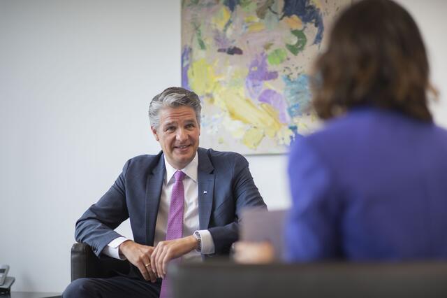 Generaldirektor Stefan Jauk über das Wachstum, die Produktlandschaft und die Gefahrenquelle der Zukunft. | Foto: Daniela Matejschek