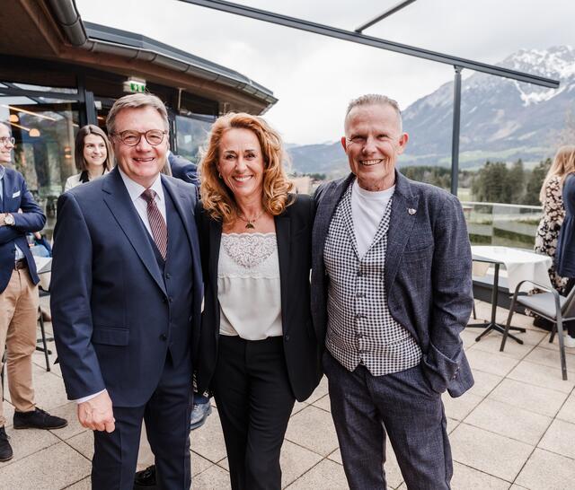 Ehemaliger LH Günther Platter mit Kate und Hannes Winkler. | Foto: Kaiserhof