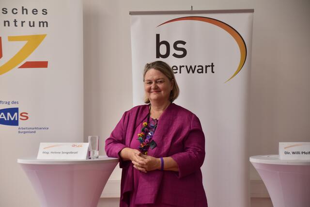 Auch AMS-Geschäftsführerin Helene Sengstbratl freut sich über die Bildungsinnovation. | Foto: Michael Strini