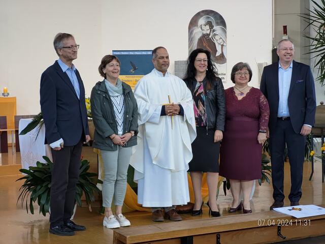 Franz Moser, Ruth Lengauer, Pater Ransom, Maria Fleck, Ruth Altrichter, Eduard Riegler. (v.li.) | Foto: Pfarre Tabor