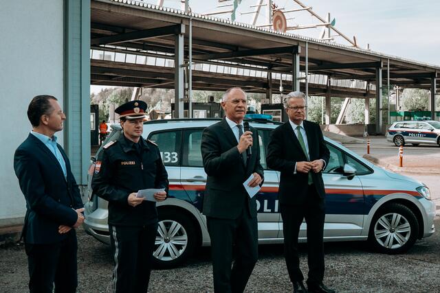 Brigadier Tatzgern, Landespolizeidirektor Ortner, Innenminister Karner, Landeshauptmann Drexler (v.l.n.r.) | Foto: LPD Steiermark/Hecimovic