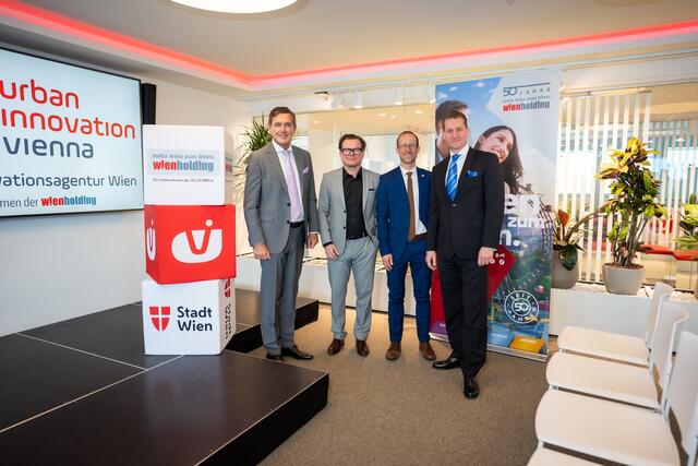 V.l.n.r.: Wirtschaftsstadtrat Peter Hanke, Claus Hofer (Geschäftsführer UIV), Dominic Weiss (Geschäftsführer UIV) und Mag. Oliver Stribl (Geschäftsführung Wien Holding)  | Foto:  David Bohmann