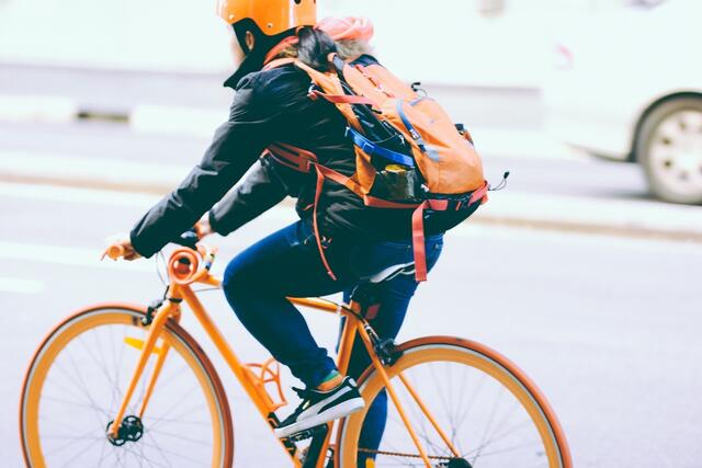 Der Radfahrer soll laut dem Bericht der Polizei nach dem Zusammenstoß mit dem Kind einfach weitergefahren sein. (Symbolbild) | Foto: pixabay.com