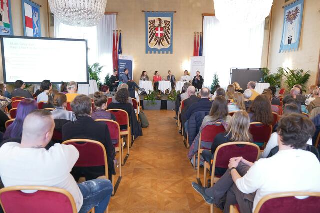 Bei einem Festakt und einer Peer-Tagung kam man im Rathaus zusammen. | Foto: Max Spitzauer
