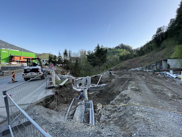 Die Arbeiten zur Erweiterung des Gewerbeparks Mutters/Gärberbach sind in vollem Gang. | Foto: Hassl