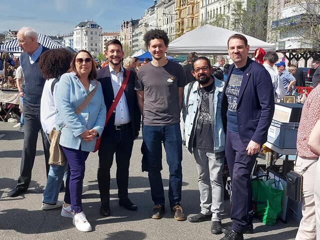 V.l.n.r: Julia Lessacher (Bezirksvorsteher-Stellvertreterin), Markus Rumelhart (Bezirksvorsteher), Nikolaus Rohrer (Vorstandsmitglied SWV WIEN Mariahilf), Amir Peyman (Vorsitzender SWV WIEN Mariahilf), Marko Fischer (Präsident SWV WIEN, alle SPÖ) | Foto: BV 6