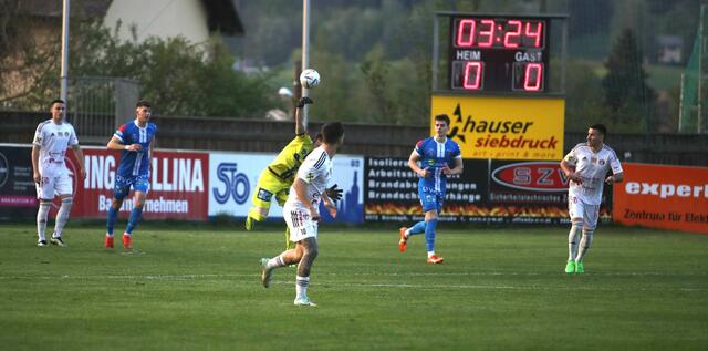 Szene aus dem Match zwischen dem ASK Köflach und Kalsdorf im Köflacher Stadion | Foto: Franz Taucher