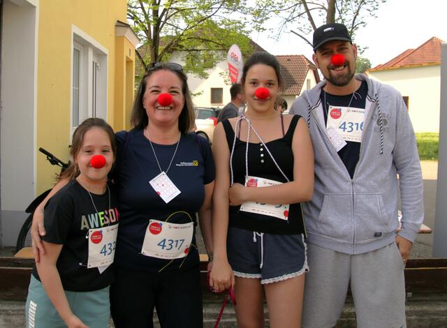Jennifer Siegmund, Ramona Mughiurul, Jessica Siegmund und Roland Siegmund. | Foto: Christian Nowotny