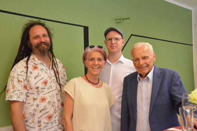 Christian Weilharter, Maria Thurnwalder, Michael Koll und Volksschauspiel-Mäzen Arthur Thöni.