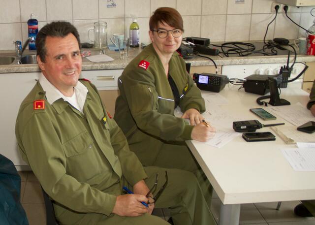 In der Funkzentrale Hans Grosinger mit seinem Team.