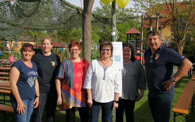 Sabine Stöger, Michi Pauser, Elfi Thiemer, Monika Meister, Elfi Kittinger und Franz Stöger. | Foto: Christian Nowotny