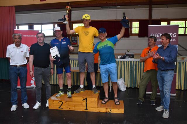 Die Top 3 E-Biker: Alexander Hegedüs, Philipp und Robert Scheibelhofer | Foto: Michael Strini