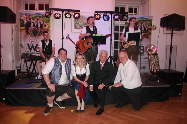 Die Band "Die Weingartsberger" sorgte für flotte Tanzmusik