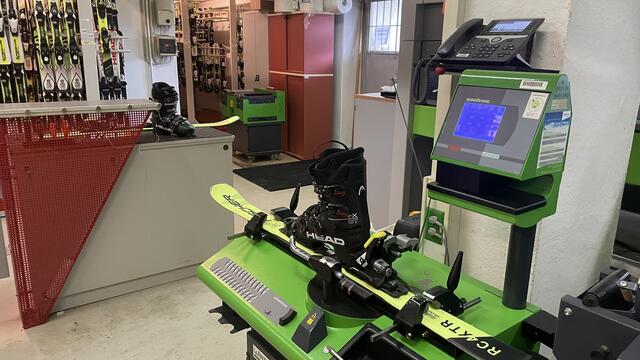 Nach dem Verleih werden alle Geräte genau inspiziert, repariert und serviciert. | Foto: Kathrin Klemm/RMW