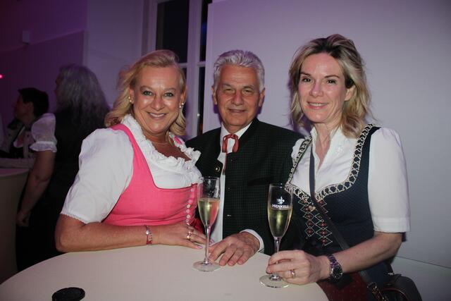 Am Foto zusammen Elisabeth Dorner, Johann Zeiner, Michaela Haidvogel
