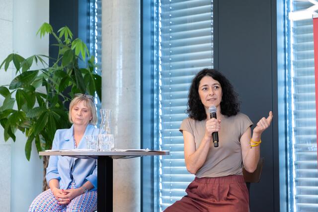 LAbg. Claudia Klimt-Weithaler (KPÖ) und LAbg. Sandra Krautwaschl (Grüne) | Foto: Konstantinov