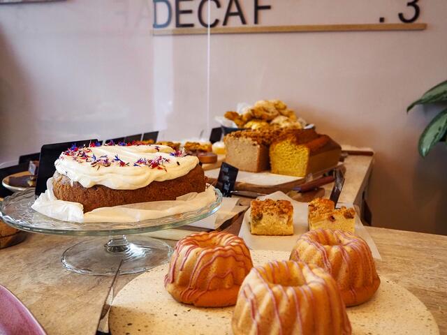 Im "Das Lazy" gibt es eine süße Auswahl an pflanzlichen Backwaren. | Foto: Anna Rauchecker