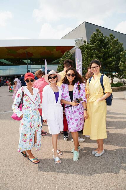 „Life is better in a Bademantel“, so lautet das Motto am 2. Mai in der Therme Wien. | Foto: Therme Wien/APA-Fotoservice/Hörmandinger