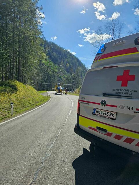 Leider war auch der Einsatz des Rettungshubschraubers zwei Mal erforderlich. | Foto: Rotes Kreuz Mariazellerland/Paukner