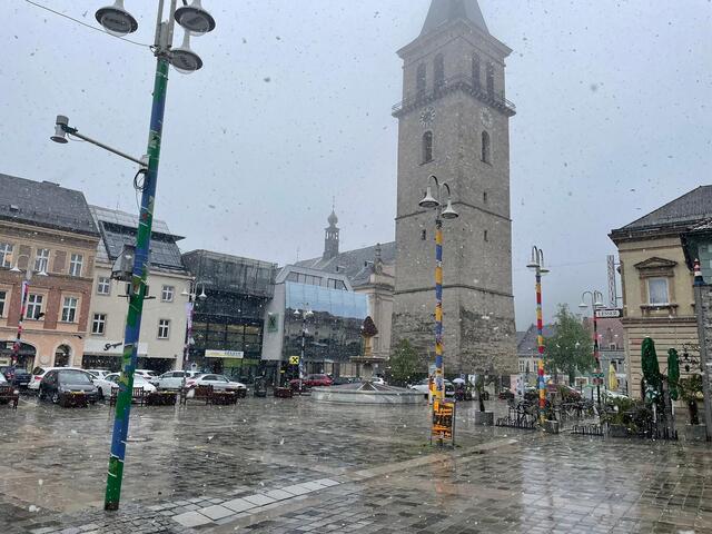 Schneetreiben am Judenburger Hauptplatz. | Foto: Regionalmedien