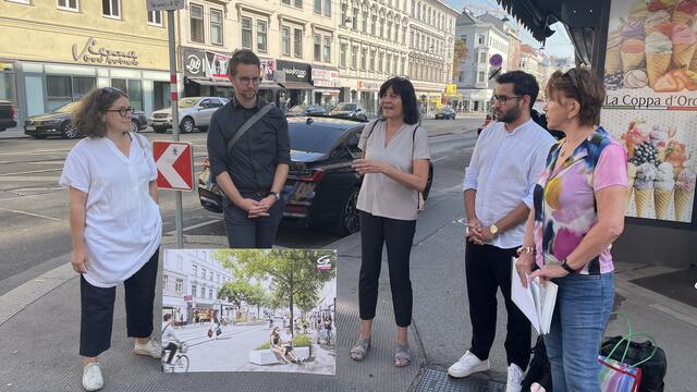 Die Grünen rund um Bezirksvizin Barbara Pickl (Mitte) fordern eine Begegnungszone, mehr Grün und Verbesserungen für Radfahrende. | Foto: Kathrin Klemm/RMW
