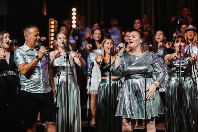 Das  Programm des Popchors Leibnitz reicht von Popklassikern hin zu aktuellen Charthits. | Foto: Michael Lorber