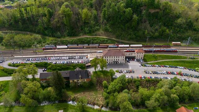 Blick auf den Bahnhof Spielfeld-Straß, der im Zuge des Streckenausbaus komplett modernisiert werden soll. | Foto: © ÖBB/Chris Zenz