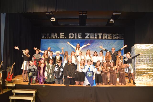 Die Schülerinnen und Schüler der Mittelschule Kirchberg baten zu den Vorstellungen ihres Musicals. | Foto: Mittelschule Kirchberg an der Raab