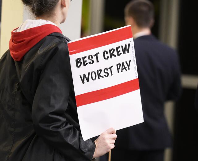 Die Gewerkschaft vida hat ihre Mitglieder über das Angebot abstimmen lassen. (Symbolbild) | Foto: ROBERT JAEGER / APA / picturedesk.com