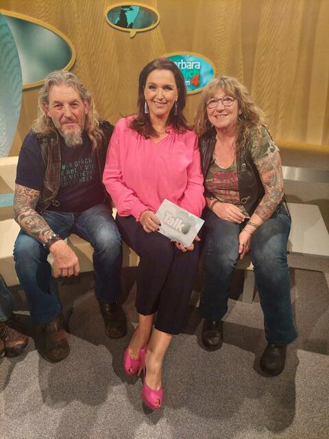 Barbara Karlich (Mitte) mit Herbert und Doris Buchegger, die über ihre Reisen mit ihren Motorrädern erzählten. | Foto: privat