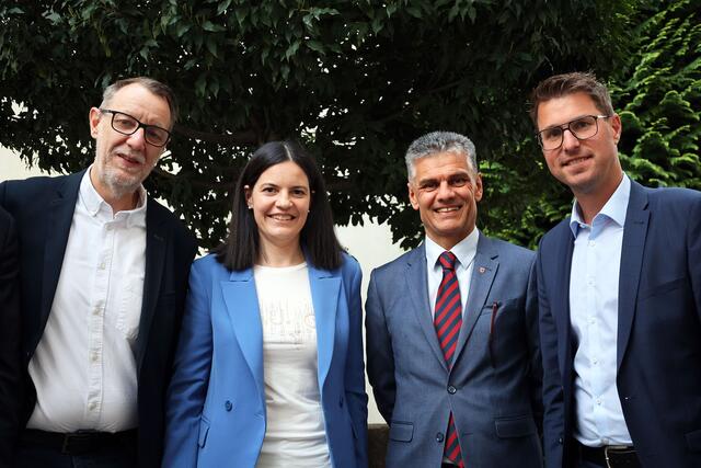 Beim Besuch in Lana: Klaus Schuchter, Valentina Andreis, Harald Staudacher und Christian Härting.
Die Partnerschaft zwischen den Gemeinden Telfs und Lana wurde vergangenen Freitag durch den Besuch einer Telfer Delegation erneut gestärkt. | Foto: MG Telfs/ Hackl