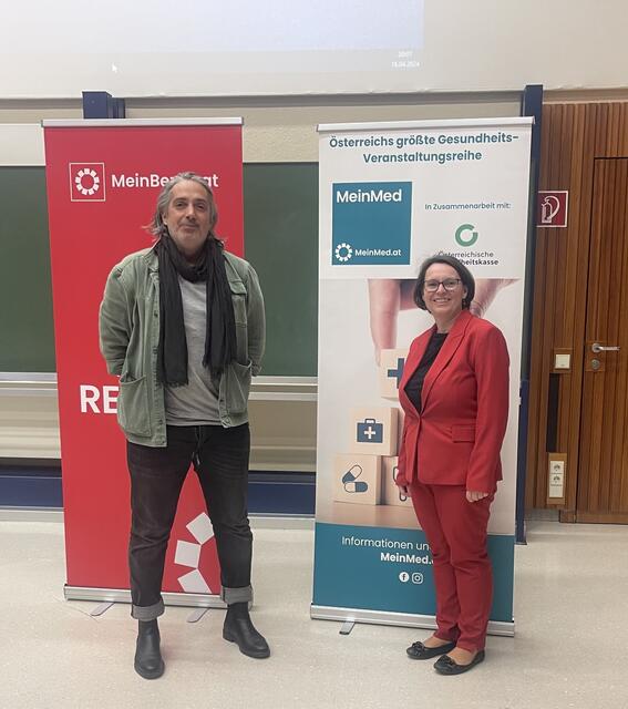 MeinMed Moderator und Meinbezirk Redakteur René Rebeiz mit der Referintin des Abends, Tanja Penz. | Foto: MeinBezirk