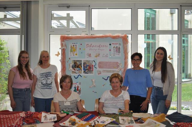 Gruppenfoto Schneiderei | Foto: Mater Salvatoris