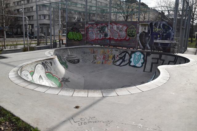 Eine Skateranlage am Gaudenzdorfer Gürtel beim Stadtwanderweg 11, die aber nur selten genutzt wird.  | Foto: Pufler