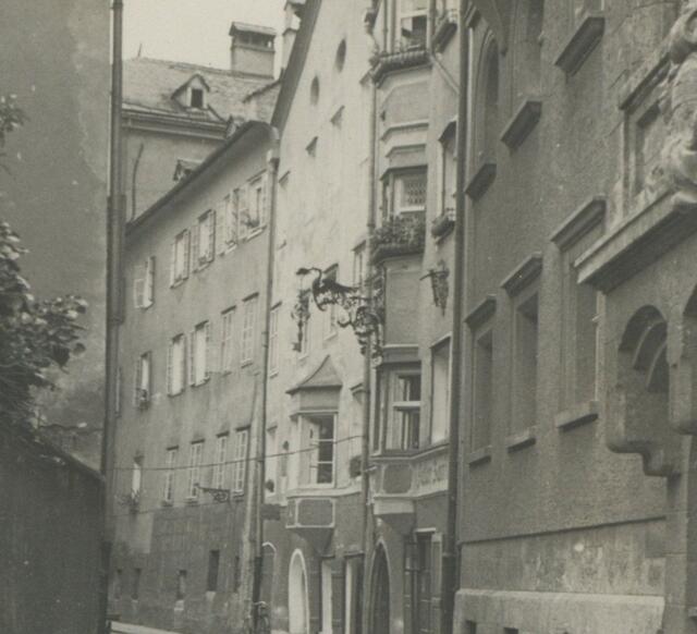  Die Badgasse in den 1930ern | Foto: Stadtarchiv/Stadtmuseum, Signatur Ph-A-24512-74