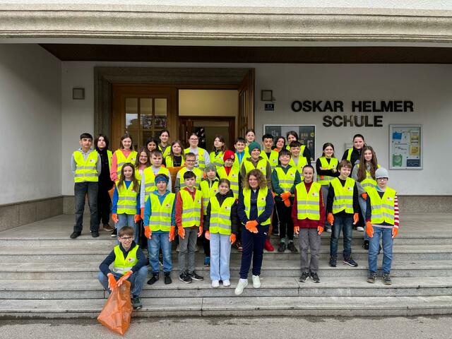 Müllsammelaktion MS Hausmening. | Foto: Stadt Amstetten