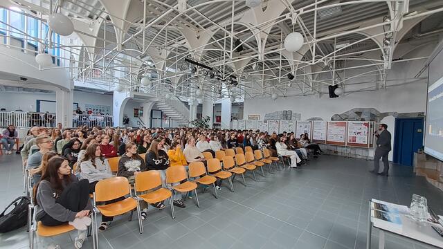 Kürzlich wurde der Jugend-Ideen-Wettbewerb "Deine Idee für's Joglland" auch Schülerinnen und Schülern des BORG Birkfeld präsentiert. | Foto: IG Kraftspendedörfer Joglland