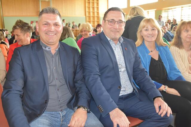 Andreas Rotpuller (Bürgermeister Trausdorf), Richard Frank (Bürgermeister Klingenbach) und die Leiterin der Abteilung für Minderheitenschulwesen und Vizebürgermeisterin in Zagersodorf Karin Vukman-Artner  | Foto: Stefan Schneider